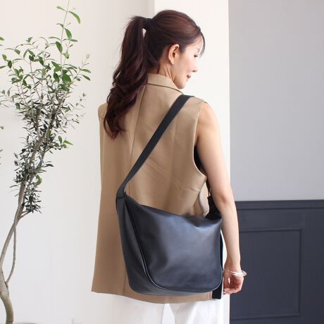 [^:lz-70412]ƂVvȃfUC ꂢ߂JWAX^C܂ LR[fɍ킹₷I B5TCYΉ̃V_[obOB}`肠̂ŎA ڈȏ̈肵[\Bv6|Pbgŏނ̐V_[͒߂邱Ƃł̂ |΂ߊ|RɊy߂܂yTCYicmjz{/JF37.5AꕝF23AF28A}`F10V_[/~F87-110.5~3ydʁigjz560ydlzJFt@Xi[FI[v|Pbg~3At@Xi[|Pbg~2OFt@Xi[|Pbg~1yfށzvTCY͓XuOTCYłB^O̕\LƂ͈قȂꍇ܂Biɂ̍ꍇ܂̂ŗ\߂B{v܂PVCPUȂǂ̃tFCNU[̏iEiCn̏íAfނ̐A̓̂܂BXł̓[J[疧Ԃœ׌Aȉēx܋lߒvĂ܂̂ŁAXɂ鏤iƂ͈ႢÂ܂B̂gpAȂǂŋCɂȂ͂قƂǊȂȂ܂̂ł܂B􂢂͔Aꂽꍇ͊@ĉBʐ^̏iƎۂ̏i̓uEUɂāAFقȂꍇ܂̂ŁA\߁A܂B