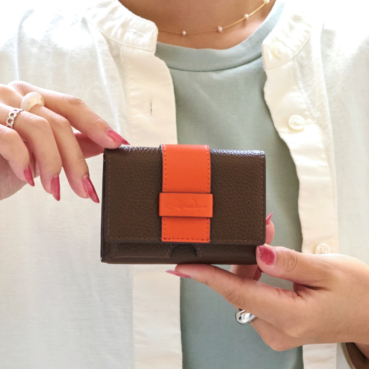 三つ折り財布 V字金具 ミニ財布 シスター | アルトローズ(ALTROSE