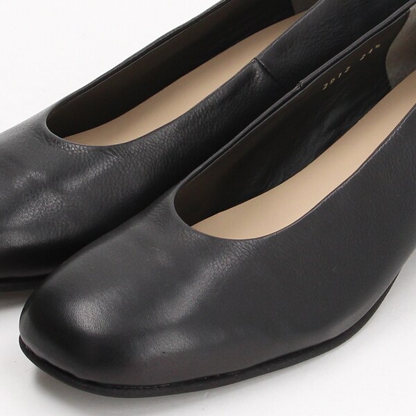 スクエアトゥプレーンパンプス | マーガレット・ハウエル アイデア