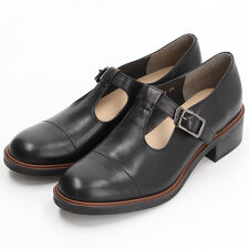 Ｔストラップシューズ