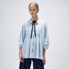 クロエンス(cloenc)の【マシンウォッシュ】リボンピンタックブラウス