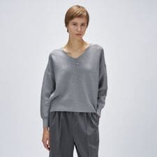 【手洗い可】Vネックラメガターニット