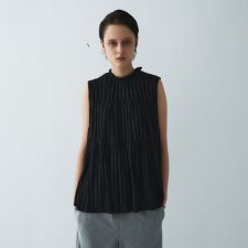 プリーツブラウス