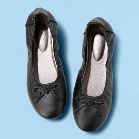 [^:1047]yVvŐꂽoGtbgV[Y iȃfUCƉKȗSnzyfށzEAbp[FvEށFydlzEiȋvgp_炩vő肪ǂEKȃtBbg_炩C\[ŒԂ̕syXEtLVu\[ƋȂ\[A₷ƉKT|[gyRXgptH[}Xz[J[AH꒼Aɂė]vȌoJbgBRXgptH[}Xɂ܂ByfUCAR[fBl[gzVvłȂꂽfUCBiɈ߂XNGAgDpvXBʋ΂₨oAsɂ҂̖\V[YBy₩ȗSnŁAfC[gɍœKȈꑫłByLe son/ \zƂ́AtXŁuvƂӖĂ܂BZ̖A₷ƃfUC𗼗ASɋC͂Ƃ̎v߂2015Nɐ܂ꂽuhłB