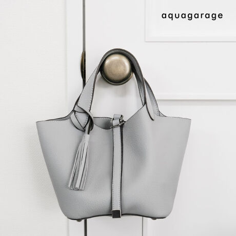 [^:se00056]pointE^bZtfUCERpNgTCYEIItpdetailiƉ炵𗼗AԂȃ^bZtg[gobOBVvȃtHɗh^bZvX邱ƂŁA肰Ȃl̗VѐSo܂B߃TCYȂ}`肠邽߁AzX}zA|[`ȂǕKvȃACe[\BƂofC[gɂ҂ȃTCYłBnh͎莝Er|ǂłg₷ŁAV[ɍ킹Ďς̂|CgBVvȃfUC炱AĩR[fBl[gɎRɓ݁AJWA炫ꂢ߂܂ŕL􂵂܂Bfabric悢݂̂鍇vgpĂAȂ₩ŏ_炩ȎG肪BƊȂyʂȂ̂ŁA₷QłB\ʂ̓}bgȎō₷AV[YXŎg閜\obOB