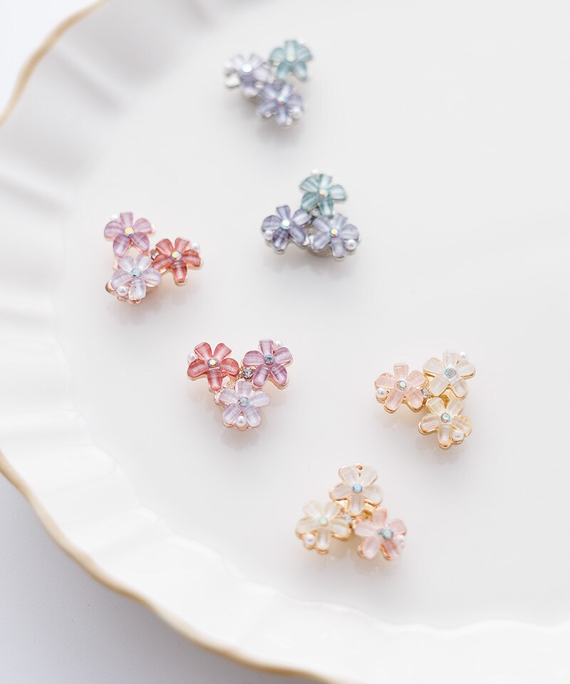 ノンニッケル】シミラーカラーフラワー | 貼るだけピアス PiPPi
