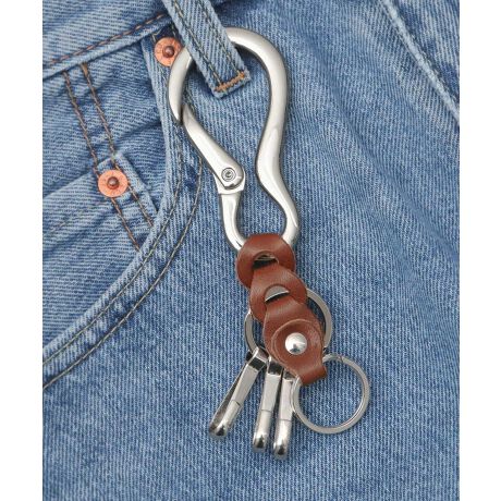 [^:TCY-036]b`őlȕ͋C̓Ȗ؃U[L[OX^CÕANZgɂ҂ȁA傫߃TCỸ_}JritbNڂ䂭A_}JriL[OB̃R[fɃvX邾ŁAObƐVNȃX^CO2FpӁBS̓{gȖ؃U[h̃U[҂ݍ݂ANZgɂȂb`ȃACeBJWAɂ͂A[h؍nALC߂ȂǁALX^CÕANZgɎgACeB^bNCX^C̃ANZgɂ͂ACzP[XȂǂtĂ̃obÕV_[xgɎtăL[z_[ƂĂ̎gp傫߃TCYłA߂Ȃ悢fUCȂ̂ŁAj͂A̕ɂ߂łBPoint 01傫߂̃_}JritbNX^CÕANZgɃsb^ȃ_}JriL[OBVRvgpU[҂ݍ݂悢ANZgɁBPoint 02ghtbVVo[AX^CbVȈۂ̃ubNjbPB̃R[fBl[gObƊiグĂA2FpӁBPoint 03҂ݍ񂾃U[ɂ́A{̋ṽkvAhȖ؃U[hgpBЂƖڂŖ{vƕi`ȕƎȒfp킦̂ő̖́BXgp邱ƂŋNĂ鏝AVȂǂ̌oNωy߂܂BȖ؃U[Ƃ́Ȗ؃U[Ƃ́AȖ؃U[Ђi{̐ElE^i[jv̂ƂłB̖̒ʂAȖ،ɉЂA1937N瑱AV܂̔v[J[łB ṽkvixW^u^j₵vjɐĂAuvAuvvɂȂ܂ŁA20ȏ̍HoĂ܂BwiLQgpĂȂ̂Ől̂ɗD̂|CgBPoint 04ƂX^CO^bNCX^C̃ANZgɃIXXB傫߃TCỸ_}Jrixg[vɎt₷dlBPoint 05傫߃TCYŎt₷AL[z_[ƂĎgpۂobO̒ł₷TCYBJMtăL[z_[ƂāACzP[X`[tăobÕV_[xg[vɎt\BPoint 06厖ȌȂǂtA3̃iXJB^b`ŒE\łBgpJɐꂽA㎿ȃkvgpL[z_[łBv̓~j}X^C̒ԃACeIɎ̂Ȃ̂ŁAvȂł͂̃GCWOy݂łBL[z_[ƂĂobO̒Ō₷AobOxg[vɎtۂ̃ANZgɂȂĂ܂Bxg[vɎtۂ́APig͂ACzP[XA`[ȂǁAACeŃX^COy߂܂BYEfB[XȂWF_[XACeȂ̂ŁAv[gMtgɂIXXłI@Jri{́cF7.5cm/F4.0cm/iXJ܂ށcF14.0cm/fށFS/vFȖ؃U[/dʁ75O/Y{/