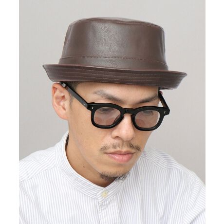 [^:RBN-078]VbNȑloIU[|[NpCnbgCMX̗u|[NpCvɌڂĂ邱ƂꂽÕ|[NpCnbgB~`ŃgbvȃNEɁAM̌̂悤ɏɂȂu킹VGbgB悢̃U[fނgpĂ̂ŁAVbNȑl͋̕CoĂ܂B܂nbgɔ׃JWAɍ킹₷̂ŁANVJȃLC߃X^CAJWASʂ܂ŁALX^CɃ}b`Ă܂BVvȃX^COɂATbƔ邾ŁAlȂȂꊴoĂ֗ACeBPoint 01~`ŃgbvȃNEɁAM̌̂悤ɏƂȂu킹VGbg̃|[NpCnbgBPoint 02\nɂ́A悢V{Ɖ̃U[fނgpB݂ȂA_炩ASn̗ǂ́BPoint 03nɂ́AbVngpBʋCコAXq̔M܂BPoint 04̃Xx̖ʃt@Xi[tAWX^[ŁAtBbg̒߂\BPoint 05NE͒ǂ[߂ŁAŜSnBpԃACeł|[NpCnbǵAl̃JWAX^CƂQłBNE̐cnďȂĂ̂ŁA_炩ASn悢tBbgBvgpĂ̂ŁA{vقǋCAtāEH~킸I[V[Y܂BBe[WCNȍv̓Ch߂AVcWPbgȂǁALC߂ȃX^COɂATVcȂǃtȃX^COɂL킹₷łBnbgłȂA܂nbgC킸₷̂|CgBbɂȂĂA̓̃v[gMtgɂ߂łBTCYt[TCYiTCY߃AWX^[tj/@F58.5 cm/΁iOjF2.0cm/΁iEjF3.0cm/F9.0cm/fށ{́Fv/nF|GXe100%/Y