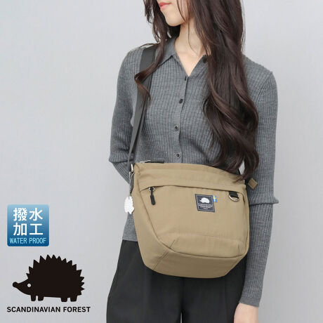 [^:LFC-195]R[fI΂Ȃ\VGbglXNGAV_[炵nlY~̃`[tۓIȖkuhhSCANDINAVIAN FORESTiXJWirAEtHXgjh̃V_[obOBlqg₷VvfUCȂA`{bNX⃁CN|[`Aybg{gȂǂ܂ALXXy[XmۂACeBՂL}`̃C[ɉAobOOɎdɕ֗ȃ|Pbg𑽐Byʂȑfގg❛@\ȂǁA@\[fC[[Xɂ͂Ax̂o|AEghAAs̃TuobOȂǁAŕLV[Ŋ􂵂Ă邱ƊԈႢȂIPoint 01Ƒ傫߃TCYł̂o|SȁAXNGA^V_[obOBtg̃`R[O[̃l[^OƃXEF[f̃sXl[ڂ䂭|CgɁBɎ{ꂽiȃVo[p[cŁAlȕ͋CvXBPoint 02qă}}ɂyʂȃiCfނgpB\nɂ͝H{Ă̂ŁAJ̓łCyɎgĂyBPoint 03C[Xy[X́AA5TCY҂܂fC[Ɏg₷TCYB͍L}`ŁÂו[\Bɂ́At@Xi[|PbgƃI[v|Pbg~2ɉALk鐶n̗p{g|Pbg zuBPoint 04tgɂ́Å̂t@Xi[|PbgzuBL[z_[Ȃǂ̎tɕ֗DJtBPoint 05wʕɂ́ȀoTbƍsA}Olbg{^t|PbgzuBPoint 06V_[xǵAD݂Ńxg̒̒߂ôŁAƑp[gi[ƃVFAĎg܂BPoint 07Oet@Xi[ɂ́AwɃtBbgWbp[^utB₷Jɕ֗BPoint 08XJWirAEtHXg̃ACRłAnlY~^̉tN^[`[tBˑfނgpĂ̂ŁAÂ铹̈S΍ɂȂ܂B`[͎O\BgpVvlfUCȂ̂ɁAו[ł邿҂傫߃TCYłL}`́Aٓ|[`[łXy[XɁA~jTCỸybg{g[ł{g|PbgtŁAʋ΃obOƂĂg₷IH{Ă̂ŁAqƌVт̓ɎgpĉĂ܂ĂAꂪN`UobO⃏}CR[fɂI܂ALxȃ|PbgłוdôŁA}U[YobOEyAcobOƂĂ߁I؂ȕւ̃v[gA̓̃MtgɂVvȃfUCȂ̂Œjłg܂BXybNFt@Xi[/O|PbgFt@Xi[|Pbg~1, }Olbg{^t|Pbg~1/|PbgFt@Xi[|Pbg~1, I[v|Pbg~2, {gz_[~1/tiFtN^[`[/@㉡F28.0cm/ꉡF17.0cm/F25.0cm/}`F11.0cm/V_[xgF~124.0cmiŒj/fށiCiHj/d/ eʁ275O/ 5bg/YtBs