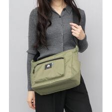 撥水 2層式 多収納 ショルダーバッグ 大きめ