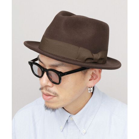 [^:RHT-052]S蔲X^_[hVGbg|CgBTHE FELT HATIeBAhbv^̃NEɁA4.5cm̋CJ[~hu킹AꂼgTHE FELT HAThƂׂAX^_[hVGbgő̖͂̒܂tFgnbgBƂVGbgAĩR[fɎ邾ŃANZgɂȂ܂BNEɂƔzꂽOO{ɂ̓VvȂ̗̂pAVvɂ߂fUCBLR[fBl[gɍ킹₷ATbƔ邾ŃX^CbVȑl̈ۂvXĂ܂Bڂ̋l܂E[100fނŌ^ꂵɂAƂ|CgBPoint 01eBAhbv^̃NEɁA4.5cm̏J[u~hu킹Aɂ̃X^_[hVGbgɍS܃tFgnbgBC킸₷ԃACeBPoint 02NEɂƔzꂽOO{ɂ̓VvȂ̗̂pA~j}ȃfUCɁBPoint 03X̂ɂ́AƖڂ̋l܂E[100fނgpB^ꂵɂAƂ|CgBPoint 04Xx̃TCY߃e[vŁAtBbg̒߂\BPoint 05󂷂A[ȂAǂ[̐݌vŖlɔ₷Bpڂ̋l܂E[ngpA^ꂵɂƂłBtH[}ɂAJWAɂgtFgnbgłBWPbgVcȂǂƍ킹gbhȃX^CLC߃R[fȂǁA荇킹̂ǂłAJWAȃACeƂ̃tȍ킹yɂȂꊴo܂BTCYAWX^[e[vŃtBbg𒲐߂ł̂|CgBv[gMtgɂ߂łBAJWEÒDɂ͕K{ACeITCYt[TCYiTCY߃AWX^[tj/@F58.5 cm/΁F4.5cm/F11.5cm/fށE[100/Y