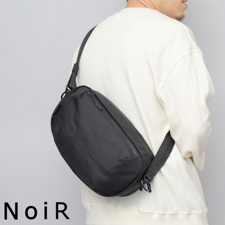 [^:EMT-017]ANeBuȊT|[gAԂȃCV_[obOꂽfUCƃX^CbVȁhhINEWuhgNoiRimA[jh́wPyxis shoulderxBTCN|GXefނgpAɗDfqrF؏iB~j}fUC̃RpNgȌڂȂAfC[[X̃CobOƂĎgTCYB}`ƂC[Xy[Xɂ͎dɕ֗ȖLxȃ|PbgAtgɂ̓{gނ܂eʂ̃t@Xi[|PbgzuBfC[[XE^E[Xɂ͂AsEAEghA܂ŕLV[Ŋ􂵂Ă܂BPoint 01I[ubNœꂳꂽAX^CbVsIȃ~j}fUĆwPyxis shoulderxBTChɔzuwNoiRx̃sX^OCȂANZgBPoint 02Ȃ̂ȂX^_[hȃ|GXefނƁASŃ^tȎ̃oXeBbN|GXefނ2^CvpӁBPoint 03ꂽpybg{gƂ|GXe@ێ̐ngpAɗDfqrF؏iBGRSƂ́O[oETCNEX^_[hiGRSj́AŏIiɊ܂܂郊TCNނ̊ܗLʂǐՁE؂邽߂̎IȐiKiłBGRŚAŒ20̍ĐނgpׂĂ̐ỉHAAA\AAʂΏہBPoint 04C[Xy[X́ARpNgȌڂȂ̂o|ACe܂TCYBL}`ŁA500mlybg{g|[`ȂǕ̂וyɎ[\BPoint 05C[Xy[Xɂ́AI[v|Pbg~2At@Xi[|Pbg~1AbV|Pbg~2BׂdoLxȃ|PbgŁAނU炩炸YɎ^т\BPoint 06tgɂ́Aeʂ̎~t@Xi[|PbgzuBpɃ^bN̓̊̂Xy[XŁA{gނ[\Bɂ́ApXP[X⌮Ȃǂ̎tɕ֗ȃL[tbNBPoint 07wʕɂ́At@Xi[|PbgzuBZLeB|PbgƂāAzpXP[XȂǂ̋Mdi̎[ɂIXXPoint 08V_[xg͂D݂Œ̒߂\B̓̃R[fBl[gɍ킹Ē𒲐߂AƑlƃVFAĎg܂BTChɂ́AANZT[L[A^b`gpDJBwNoiRx̃SIWifUC̃JritBPoint 09obOOʁEwʂɃNbVނꂽƂBP̂ł̎\BPoint 10Oet@Xi[ɂ͊~ߕt̃Wbp[^utBwɃtBbgāAX[YɊJ\BgpԂȌڂȂAfC[[X̃CobOƂĎgV_[|[`łBLxȓ|Pbg{gނ܂tg|PbgŁAgQig͂Ax̂o|₨As̃TuobOȂǕL􂵂Ă܂B肪󂯂̂ŁAqÃppɂIXXłIeU߂ւ̃v[gEMtgɂXybNF~t@Xi[/O|PbgF~t@Xi[|Pbg~1, t@Xi[|Pbg~1/|PbgFI[v|Pbg~2, t@Xi[|Pbg~1, bV|Pbg~2/@F33.0cm/F20.0cm/}`F8.5cm/V_[xgF~128.0cmiŒj/fށTCN|GXe/dʁ|GXeF280O/oXeBbN|GXeF315O/eʁ5.5bg/Y/