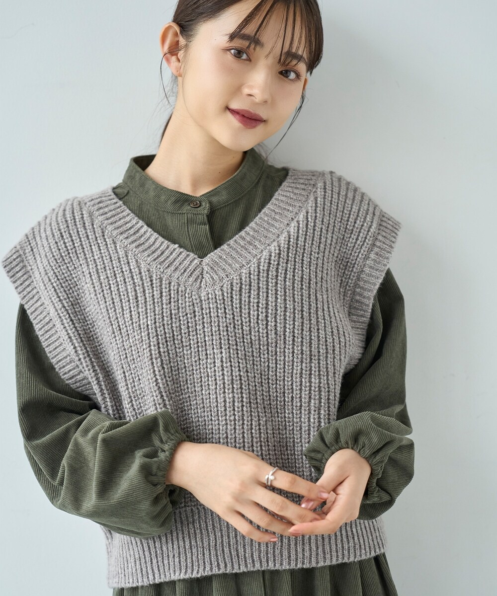 フェザータッチVネックベスト | ミッシェルクラン(MICHEL KLEIN