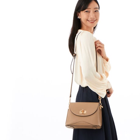 [^:RBB-683]tbvfUC̃~jV_[obOtbv̗ߋou[ɂ鎖Ŕ̂ۂɁC[ȊOɂ|PbgtĂ̂ŁÂȂǂ̎dɂ֗RpNgȃTCYŐg̉iTbƎ[Ăoo܂2ނ̒̃xgtĂ̂ŁA΂ߊ|⃏V_[ȂǃR[fɍ킹gOKSALON de RUBAN / T h @gAȂ鎩ɂȂhłȂ@\ǋB㎿ȑfގgŌyʊɂĂ܂B11肪܂ACeŃ[h[u𑝂₵Ăy݂ĉB𖲒Ɂ@lɃTvCY𐢊Eɂ1l̓ʂȂȂցB