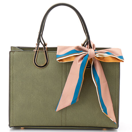 [^:DI7-012]VvŃL`Ɗ̂tH̓ItBXfC[V[ȂǕLV`G[Vɍ킹ĎgpĒ܂BXgbvtĂ2waydl̂߁A|΂ߊ|łA󂯂X^COɍ킹2way^Cvy݂BX[L[ŃJWAȃEHbVfjC[W\tg^b`ŏiȎ̍v̊ÓAn[`[tƍ킳邱ƂŁALC߃JWAȕ͋CoĂ܂B̏AtĂڗɂ̂ŁAfC[Ɏg₷ACełB