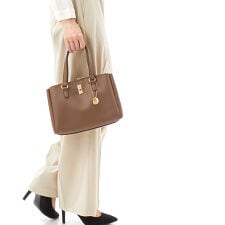 ケスクルデザイン(Qu’est-ce Que Le “Design”?)のケスクルデザイントートバッグ