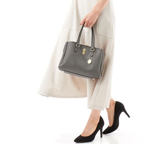 [^:DC5-009]Õ|Pbg܂߂Owdl̃nhobOC[͎OɃt@Xi[ĴŒ̉וo₷etĂ̂ŒnʂɒuۂSłTCYbW26~H20.5~D10cmdʁF430g蒷F37cmV_[F119`134cm(O)dlb_ut@Xi[JFt@Xi[|Pbg~1t[|Pbg~2OʁF|Pbg(t[|Pbg~1cJ)~1wʁF}Olbg{^|Pbg(t[|Pbg~1cJ)~1