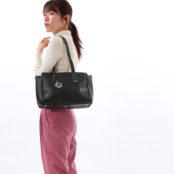 ggカトーページです。 オートスチールゲート ブラック」について｜カトージの商品