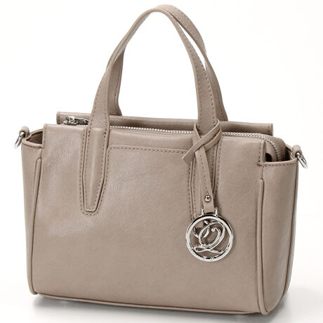 [^:DF6-007]RpNg2waynhobO|Pbg܂߂3wɂȂĂ̂ŁAו̎d₷[͂[C[ɂ̓t@Xi[|PbgI[v|PbgĂ̂ŁAU΂₷ނ̎[Ƀsb^łO\ȃS`[tD݂̃`[pXP[XȂǂ̎tɕ֗DǂtĂ܂