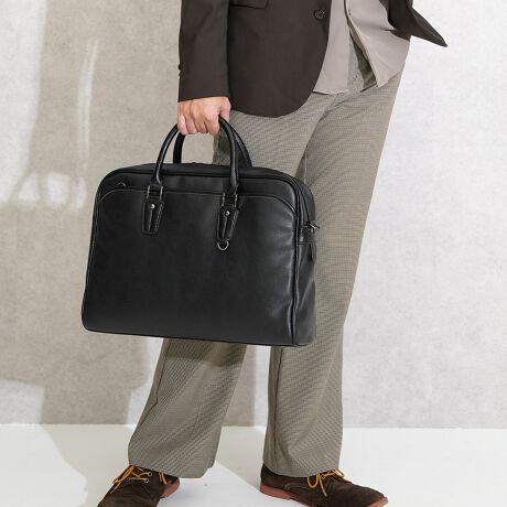 [^:KSN023]A4[Ή̃VvȃrWlXobOC[̓t@Xi[OJȂ̂ŁA傫JƂłFPC|PbgyȂǂ̓|PbgOʂƔwʂɂ͂|Pbg܂