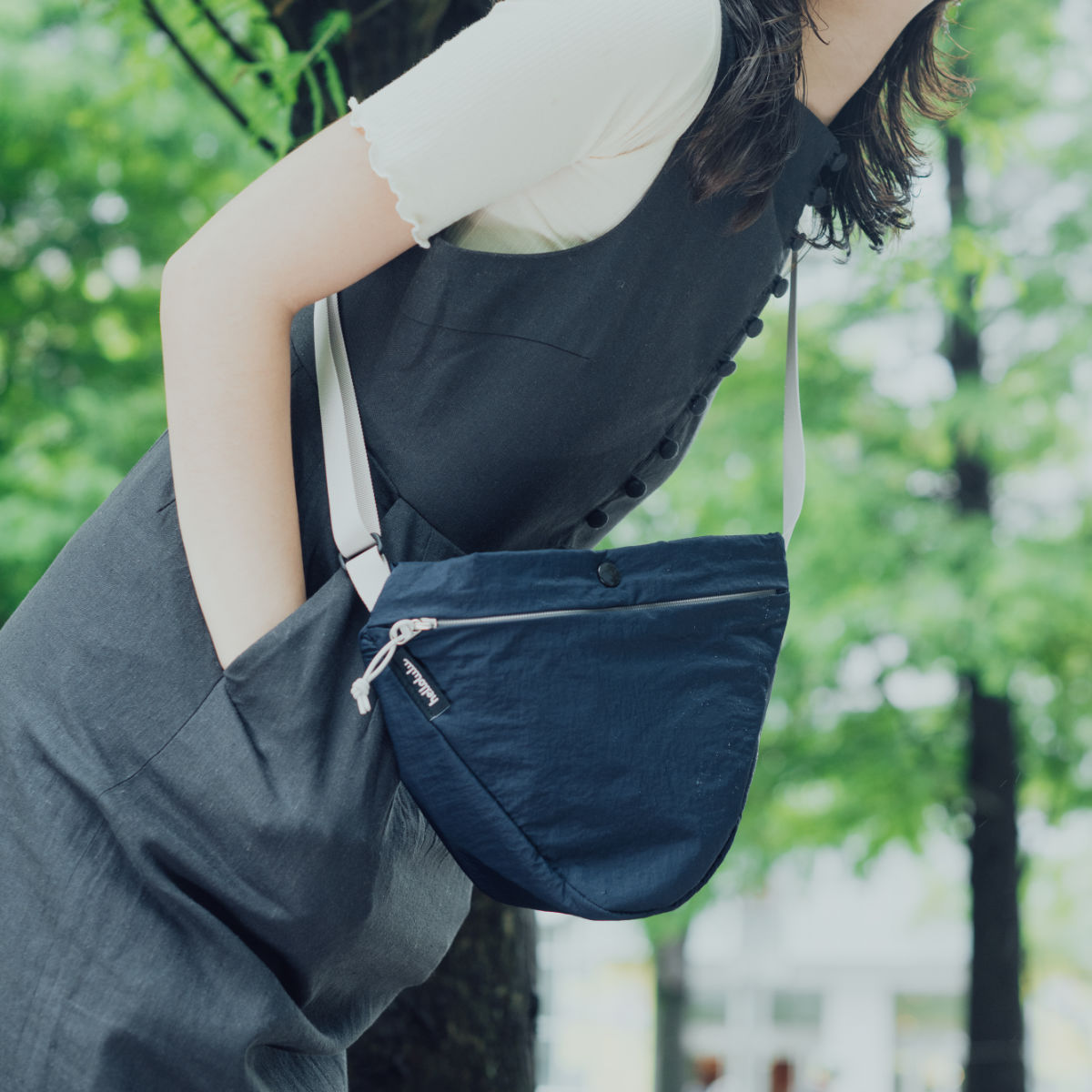 新品　ハロルル hellolulu スリングバッグ　ショルダー　ブラック　マルチ hellolulu ショルダーバッグ ROOS トライ スリング | ハロルル