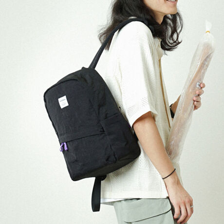 [^:475530]yfUCzyċ@\ɗDꂽobNpbNłBH{iC100fނgpĂ܂BLXƂC[́Ag₷召̃|PbgyXbgtĂ܂BpbgPC|PbǵA14C`PC܂őΉ\łBOʂ̑傫ȃt@Xi[|Pbgɂ́AL[NbvtĂ܂BTChɂ́A500mlybg{gA܂ݎP[ł܂Bwʍɂ́AwȂłot@Xi[|PbgtĂ܂B߉\ȃV_[Xgbvɂ́AUTX DuraflexANZT[Ă܂ByXybNzTCY/27~s17~42cmd/480ge/11Le/1ގ/CfށFiC100nF|GXe100Y/ω׏d/6kgyuhzhellolulu(n)́A2005Nɍ`Ő܂ꂽobOuhłBuVvŁAyAg₷vobOŎlyƂRZvǵwCarryHappinessxƂuhbZ[Wɂ\Ă܂BgllľۗȂAyNGCeBreBɂӂꂽւƓĂAȗ\҂uhłB