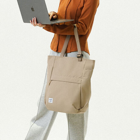 [^:475537]yfUCz莝E|2wayŎg^e^g[gobOłB߂\ȎŁAV[ɍɕς܂BvX`bNpTCN|GXefނgpĂ܂BH{Ă̂ŁAJ̓AEghAV[łSłBLXƂC[́Ag₷召̃|PbgtĂ܂Bm[gPCpbg̃|PbǵAő14C`܂ł̃m[gPC[\łBCi[|Pbg̓Xibv{^ŗ߂΁AobO̒gډBł܂BOʂ̑傫ȃt@Xi[|Pbgɂ́AL[NbvtĂ܂ByXybNzTCY/24~s13~40cmd/410ge/7Le/1ގ/CfށF100PETTCN|GXenFiC100Y/ω׏d/5kgyuhzhellolulu(n)́A2005Nɍ`Ő܂ꂽobOuhłBuVvŁAyAg₷vobOŎlyƂRZvǵwCarryHappinessxƂuhbZ[Wɂ\Ă܂BgllľۗȂAyNGCeBreBɂӂꂽւƓĂAȗ\҂uhłB