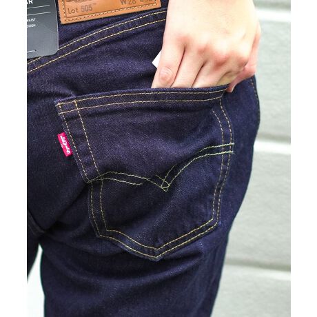 [^ԁF201296020]1967ÑIWĩWbvtCBЂōłlC̍Xg[gtBbgW[ŶЂƂłB505 Regular Fit W[ÝA̓`IȃXg[gbOX^Cő̕XɈĂ܂BqbvƑɂĂƂĂAKȒSnȂ̂ł̌^ɂ҂̃tBbgłB505 W[Yã[ćA1950N㔼΂ɔꂽ501̃Wbp[f501ZXXɂ܂B{^tCɓ݂̂ȂAJCݒnɌčꂽ501ZXX͂̌ǂA1967N 505 Ƃbgio[Ŕ܂B[oCX̃ACRł501ƕсAԂ̃Xg[gW[YƂĐlCmAi𐋂Ă܂Byԃ^uɂāzԃ^uLEVI'SRiWX^[}[NBT[NRjƏĂ镨݂݂Ă܂B^OLEVI'SƏĂ镨Wo^ł͂ȂA^û̂[oCX̏Wo^ł鎖߁AĎЖR݂̂̃^Õo[W܂߂Ă悤łBׁ̈A101̊mŃT[NR̐ԃ^uɂȂĂ܂B\߂BȂALEVI'SRiT[NRj͂Iт܂̂ŁAByLEVI'S:[oCXz150NقǑOAčJ񎞑̐^1853Nɕč[oCEXgEXJpj[ݗBnƓ́Aߕ␶nAGݓG݉Ƃ|ĂA邫ŃW[YaB19I㔼B̂Ƃ́AJ񎞑̕č̋zœlX̐łBuߍȘJɂςAvȃpc~v̗v]ɉ̂A[oCEXgEXJpj[ݏoAϋv̂fjngA|Pbg̃xbgŕ⋭gW[YhB|Pbgxbgŕ⋭ƂACfAvd̃RuEfCrYƃ[oCEXgEXJpj[Łuߗĩ|Pbg̕⋭ɋxbggp@vɊւĂ̓擾A130NO1873N520gW[Ya̓hƂȂBnƎҁA[oCEXgEX̖Oāu[oCXvƂuhꂽW[ÝA19IɒaA20Iɑ傫炿A21I}BzĐlXɈAĩ}XgACeBꂪ[oCXW[YłB28[EGXg]75.0[ҏO]25.5[n蕝]27.5[҉]81.0[]19.029[EGXg]78.0[ҏO]26.0[n蕝]28.0[҉]81.0[]19.030[EGXg]80.0[ҏO]26.5[n蕝]28.5[҉]81.0[]19.531[EGXg]82.5[ҏO]27.0[n蕝]29.0[҉]81.0[]19.532[EGXg]85.0[ҏO]27.5[n蕝]29.5[҉]81.0[]20.033[EGXg]87.5[ҏO]28.0[n蕝]30.5[҉]81.0[]20.034[EGXg]90.0[ҏO]28.5[n蕝]31.0[҉]81.0[]20.536[EGXg]95.0[ҏO]30.5[n蕝]32.5[҉]81.0[]21.0Hɂ}1̌덷͗\߂BTCY\ɋLڂĂ鐔ĺAۂ̏ivƂȂĂ܂B ̂ߏi^OɋLڂꂽTCYƈقȂ܂̂ŗ\߂Bk[h@ł̔fł͂ȂA莝̃ACěv@Ɣr肢܂B