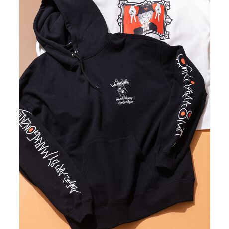 (What it isNt)ART BY MARKGONZALES / (bgCbgCYg) A[goC }[NSUXVXEFbgoꁟsakiyamaR{BIGVGbgOtBbNvp[J[łBOtBbŃA(What it isNt)psakiyamaIWiŕ`낵OtBbNɂȂ܂BtǵAMARK̃OtBbNœxXoꂷs[XC[WfUCɁBobNsakiyamãOtBbNMARK炵z̃OtBbNMIXR{̂ACeɎdグĂ܂BfUC|CgƂsakiyama`낵S𗼑ɔzu܂BysakiyamazCXg[^[BЈ̖T2017NSNSŃCXgJA2019Nt[X̃CXg[^[֓]EBCXgAj[VMV̂قAObYApR{ȂǕLB_[NœŋC܂񂾑ޔpIȐEςBy(What it isNt)ART BY MARKGONZALES / (bgCbgCYg) A[goC }[NSUX z2001NXg[gA[gCxgwuntitled2001xɂ킹ă[XꂽCDAowiWhat it isNtjxB}[NESUXƃg~[EQR{guerrero y gonzalesƂĔMA[gvWFNgBwiWhat it isNtjx̃v[V̂߁A}[NESUX̃A[g[N𒆐SɃfUCꂽiłB