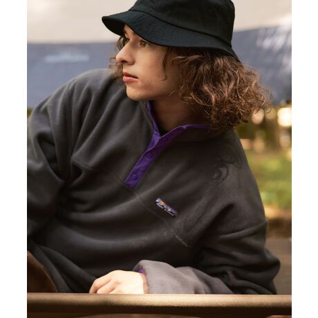 RAGGED MOUNTAIN/Mbg}EeVt[XWPbgoꁟyʊ_炩}CNt[X̃vI[o[łBڂ̐gŃCi[ɃVc𒅍łȂȂ܂BȂ₩ȗDGŃOV[YpACeɎdオ܂ByR[fBl[gzEXEFbgpcWK[pc킹ăX|[eB[ȒȂ߁IETCYAbv邱ƂŃ[YȃVGbgɒȂ΁Agh̃rbOVGbg܂BEXbLR[fɂ̓XLj[pcAXpcAXbNXpcłBE[YX^Cɂ̓ChpcfjAChXbNXAJ[SpcA`mpAWK[pcAOXJ[g