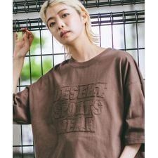 ユニット(UNITT)の【DESERT SPORTSWEAR】ブランドロゴ  貼り付け Tシャツ