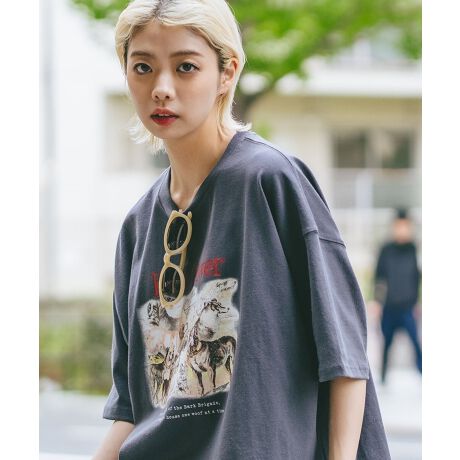 DESERT SPORTSWEAR:fU[gX|[cEFAVTVcoꁟwr[EFCg̔TVcBChVGbgŃNEH[^[̐▭ȏ䊴̓XJ[gEChpclXȃ{gXƂ̑QBW̓ƓȃOtBbNgĥACełB