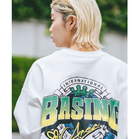 DESERT SPORTSWEAR:fU[gX|[cEFAVTVcoꁟwr[EFCg̔TVcBBIGVGbgœƓȃOtBbNfUCgĥACełByR[fBl[gzEXg[gAJWAX^CAAEghAX^C܂Ŗ\ɎgpoACeIEChpcA}LVXJ[gAI[o[I[AfjAXLj[pcłIE^bNCX^CłR[fBl[gɁIER[fȂXbNXpcAXLj[pcAMXAupcIER[fȂ烏ChpcAWK[pcAtAXJ[gAI[o[I[AfjIXXłBEpc̏ԂɂƃR[fBl[g̃|CgɂȂ܂BEjbgXAr[j[ALbvAoPbgnbgA^[oȂǂ̃ZbgAbvIXXłByDESERT SPORTSWEAR:fU[gX|[cEFAzAJ A]iBesˁB80Nォ90N𒆐SɃX|[eBŃJWAŃJWAȃfUCŁAw̃XEFbgVcTVc𒆐SɓWJĂ܂B܂̃l[ɂ́uPRO SWEATvAuPRO-TvƕiɎMWJĂ܂B݂̓uh͎cOȂłĂ܂܂A2024N{ɂĐVɃSVăufBOX^[gBNVbNȗvfAIȃfUC_BƎ̂OtBbNłB