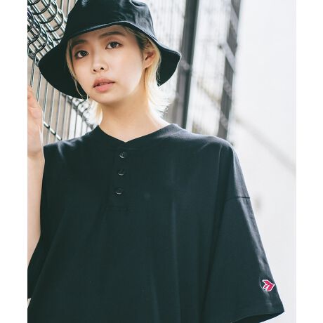 SAVIERZEROSTAIÑR{TVcoꁟu݂̖ڗɂTVcvZEROSTAINƂ̃R{TVcBn̕\ɈقȂH{ƂŁAW~ʓIɖh~AW~CɂKɉ߂Ƃł܂Bn\ʂɂ͂͂H{ĂAɂĊn̕\ʂɕオɂȂ܂BāAɐڂ闠ʂɂ͋z̉H{Ă܂B̉HɂĊfzAɉKȏԂۂƂł܂Bɕ\ʂ͐̉iW[XR[q[jtɂA₷hʂƁAUVJbg̋@\ĂA@\ʂ[Ă܂BZEROSTAIN̋@\SAVIER炵I[o[TCYVGbg̃fUC̗pBʏZEROSTAINɂ͂Ȃw[lbN̗pAɂSAVIER}[N̎hJ{Aɂ̓uhS̃sXl[t܂B܂̃uɂ͊ݖh~H{Ă܂yZERO STAIN/[XeCzV[YÑ[XɂāAXɃs[^[𑝂₵ĂW~ڗȂ@\ɓACe"ZERO STAINi[XeCj"V[YNɓoB[ZERO STAIN͐n\ʂH邱ƂŁA݂oɂAnʂɋzH{ĂAgUʏ̐n葁ʂ܂BŃAԐlC̃fUCE^̏iZERO STAINH{ōV[YoG[VLxȃ[XBNqbgԈႢȂ}XgACełB