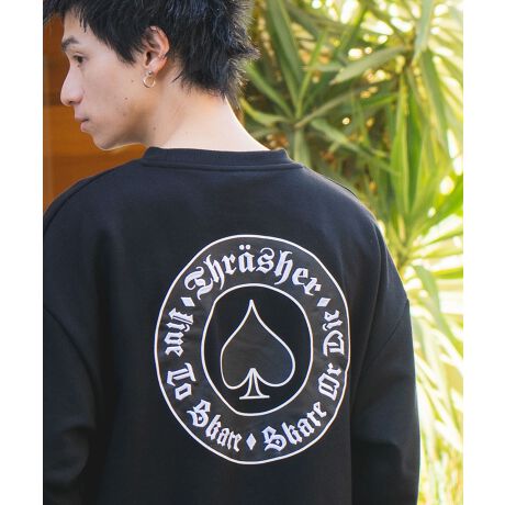 THRASHER/XbV[VXEFbgoꁟ360g̃wr[EGCgуXEFbgɁA}KWSꂽuTHRASHERƌ΃Rv1iAjBXy[hI[XS obNɓꂽfUCiBjCPĂ܂BI[o[TCYłƒVGbgByR[fBl[gz{fBJ[ɂč킹R[fBl[gLXLj[pcAe[p[hpcAzCgpcAVFtpcAJ[SpcAXP[^[pcȂǑIԃACeŃghCɍ܂BAE^[ɂ̓iCWPbgAR[`WPbgAX^WȂǂ킹ƃXg[ĝ钅ȂBCi[ƂĒpۂ̓`FbNVcJ[fBKAJbWŠyAE^[Ȃǌy߂̉HD킹R[fXXB̓Xj[J[͂Aꂩ̋G߂̓X|[cT_AX|[cMIXō킹ƈCɑuȃC[WvXłATRbVA{fBobOAXNGAobNAoPbgnbg⃍[Lbv̏ނ̑gݍ킹ł̓W[syV[ł􂷂B܂AG߂킸ɃlbNXuXbg̃ANZT[̃vXIdvŃR[fBl[g̃ANZgƂȂAȂꊴo闧҂ɂȂĂBjZbNXŒpł̂ŃJbvR[fFlm̃yAR[fɂœKByTHRASHER/XbV[zXP[^[ȂPx͓uh1981NɃXbV[E}KW琶܂ꂽuhBTtVXREric SwensonAFausto VitellonČ킸ƒmꂽUSA\XP[g{[h厏THRASHER MAGAZINEBG̊sɗ܂炸̃uhƂĂ̒nʂ͐E̎҂̊ԂŊmł镨ƂȂĂBXP[g{[h̘gɂƂꂸEFAAA[g[NAbNÃXChX|[cEɒuĂ̓Ǝ̐Eς͂킻̎̃TuJ`[̑㖼ɂȂĂƌĂߌł͖B