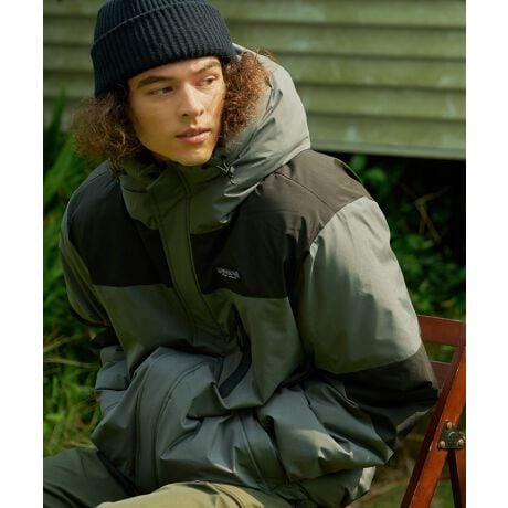 RAGGED MOUNTAIN/Mbg}EeV쒆ȃWPbgoꁟ\ŉJ͂fނ̗pBVłSĊOoł܂BDꂽh@\ŗ₽̐NhẢ𓦂Ȃ݌vBG߂̃AEghAʋ΂ɂ҂łBϐ10,000mm̖{ihŒԂ̉Jɂς鍂ϐBAEghAV[͂Agł􂵂܂BgȓŌyʂŕۉQ̒ȂՂgpB~łKȒgL[v܂BVvŐꂽVGbǵAJWAɂꂢ߂ɂ킹₷ALR[fBl[gɃ}b`܂B@\IȃfBe[ŕ̃|Pbgt[htŎg蔲QBAEghA^E[X܂ŕLg܂Bȕɂ߁IoRALvAނȂǊeAEghAyޒj ~̒ʋ΂ʊwłgKɉ߂ }ȓVωɂAE^[TĂ fUCƋ@\˔WPbg߂̕ @\YȃWPbǵA~̃AEghAXł̊AꒅňSĊy߂M̃ACełB Ђ̍@\ƔQ̒Sn̊Ă݂ĂIyR[fBl[gzEXEFbgpcWK[pc킹ăX|[eB[ȒȂ߁IETCYAbv邱ƂŃ[YȃVGbgɒȂ΁Agh̃rbOVGbg܂BEXbLR[fɂ̓XLj[pcAXpcAXbNXpcłBE[YX^Cɂ̓ChpcfjAChXbNXAJ[SpcA`mpAWK[pcAOXJ[g