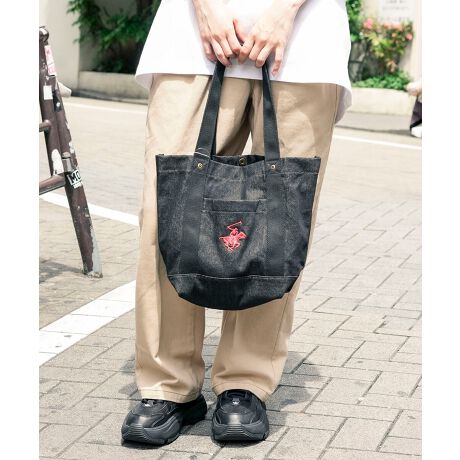 tg̃ShJANZg̃g[gBAGVɃsb^̃fjg[gBAGoB傫ڂ̃TCYŎ[UPBtgɂBEVERLY@HILLS@POLO@CLUB̃g[h}[Ñ|̃ACRhJĂ܂B͒߂ł̂ŁA|ł莝ł^щ\łBJ̓hbg{^dlŊ̒ɂȂĂ܂B