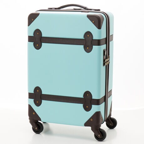 [^:35907]gxuh<WNV>gN^L[P[XBNVJȃgÑfUCƁAڂJ[O͓IłB{̑fނ͏ՌLYɋG{XABSŁAJ͌yʂȃt@Xi[̗pBLX^[͈芴4փ^CvŁAtbgȏꏊł4֑sAΏȂǂł͏X2֑sƏ󋵂ɍ킹Ďgp\łBpbLOɔzɂ́AוhNXohfBoC_[AbV|Pbg𑕔BLk̃L[o[̑ɃgbvnhtĂ̂ŁAP[Xグۂɕ֗łBfUCƋ@\uWNVṽLP[XAɊyĂ܂B