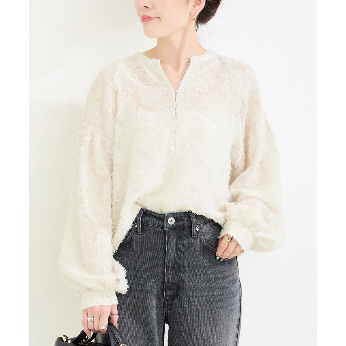 agawd パフスリーブ　ガーゼ　ブラウス GAP（ギャップ）の「クリンクルガーゼ パフスリーブ シャツ（シャツ
