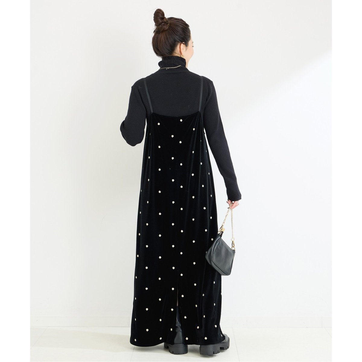 手洗い可 / ベロアフラワー刺繍ワンピース | ベーセーストック(B.C