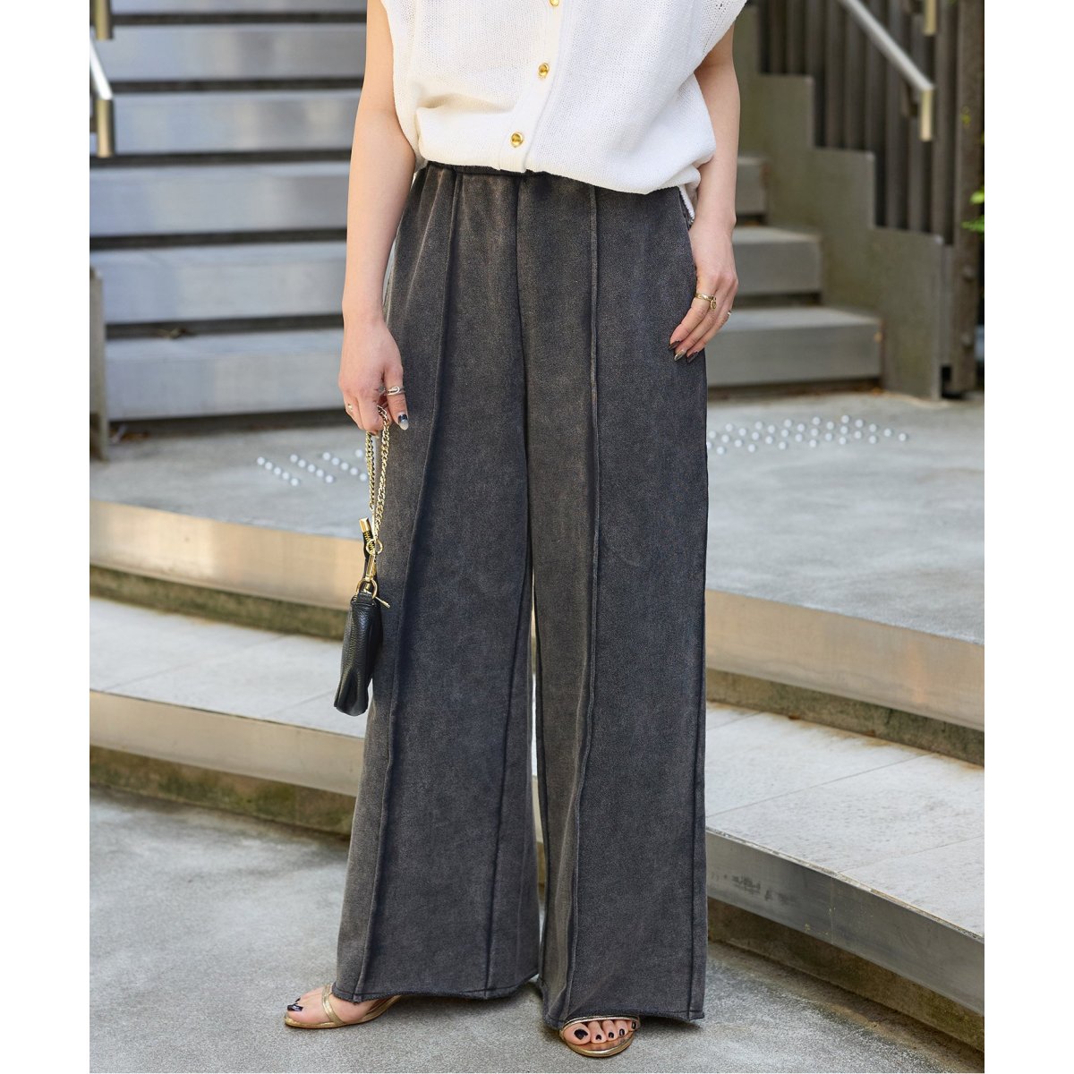 ベーセーストック　デニム Vネック ワイドレッグ サロペット ベーセーストック デニム Vネック ワイドレッグ サロペット