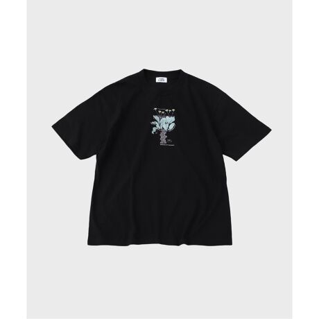 [^:25071730000620]fUCj[NȃtHŐlC̐AuIgiEwCv`[tɂAA[eBXeBbNȈꖇłB菑̂悤ȑ@ׂȃ^b`ŕ`ꂽCXgA{fB̒ɃvgBꖇŒ̂͂AVcWPbg̃Ci[ƂĒpۂAV][`vgȈۂ^Ă܂BTVcX^CɁAl̗VѐSvXłACełBfޔG肪ǂASnKȃRbgfނgpB悭ȐnŁAꖇłCɂSĂp܂Bł̐\ȃC[W[PAdlŁAfC[[XɍœKȈꖇłBySaori Ohwada / {^jJyC^[z킫sogB{fUCi[|pw@wZOtBbNfUCUȑƌAApAƓd[J[ЋΖoāAA[eBXgƂĂ̊JnB_𓌋ɈڂA2012 N ؂̐ԂƐ͂ɋg̍i`[t؂ɍiB2015 NAgłAĎn߂Ƃɒ`zF̃T{e⑽AɖAAC`[tɍi茻݂`ĂB̑Aǉ搧ApuhƃR{[Vn߁AlXȏipbP[W̃CXg񋟂ȂǂWŊBs摜ɂĂ̂ӁtƖ̊֌WɂAۂFČꍇ܂B܂p\REX}[gtHȂǂ̊ɂA኱iƉ摜̃J[قȂꍇ܂Bi̐F́AiAbv摜QƂByîCɓo^ɂāzuJ[gɓvẼn[g}[NĂƁAcP_AZ[Ȃǂ̒ʒm󂯎邱Ƃo܂Byēׂm点ɂāzuJ[gɓvuēׂm点vĂƊiēׂۂɁAʒm󂯎邱Ƃo܂B