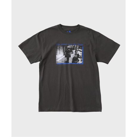 [^:25071730002820]j[[ŇۓꖇBʐ^Tomoya WatanabeƂ̃XyVR{[VTVcoBfUCʐ^Tomoya Watanabej[[N̊XpŐ؂AÂ郂mNʐ^ɑ_ɃvgĂ܂BuThe street was the StagevƂbZ[WA܂ɂ̏̋Cʂ̂悤ȃA[gs[X̂悤ȎdオBʐ^Ɏ{ꂽN[ȃu[̉肪Amg[̒ɃV[vȃANZgAsIȊh܂B悢Ƃ̂VGbgAꖇŒĂC[hX^Cɂ}b`A񂵗͂̍ACełBfޖ{͔̂Ȃ݂̗ǂ100%gpB\tgȕŋzɂDĂAꂩ̋G߂ɉKȒSn񋟂܂BfC[[Xɂ҂́Aϋv˔fނłByTomoya Watanabez1959Nl܂̎ʐ^ƁB1982NɑwƌAX^WI}ƂċΖA1986Nɏ߂ăj[[NKꂽƂɃAJɖAȌIɖKāB1988NɃJ}ƂēƗA[^[V[VA^[fȂǃ}`XChŊB1997N͍LGBeɈڍsȂAC݂nC̊XmNʐ^ŋL^B1998NBLUE NOTE TOKYOɂčiWB2007Nɂ͎ʐ^WɂQBނ̎ʐ^́A܂܂؂X^CŁANew York̊X݂ɐ[M𒍂ĂBs摜ɂĂ̂ӁtƖ̊֌WɂAۂFČꍇ܂B܂p\REX}[gtHȂǂ̊ɂA኱iƉ摜̃J[قȂꍇ܂Bi̐F́AiAbv摜QƂByîCɓo^ɂāzuJ[gɓvẼn[g}[NĂƁAcP_AZ[Ȃǂ̒ʒm󂯎邱Ƃo܂Byēׂm点ɂāzuJ[gɓvuēׂm点vĂƊiēׂۂɁAʒm󂯎邱Ƃo܂B