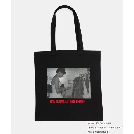 [^:25092710001730]S_[̌ƂɃp[gi[łAiEJ[i剉𖱂߂2iOtBbNZNgB.C STOCKʒACeBƂLoXnx[XɁAmÑOtBbNvgƃbhJ[ANZgɂȂg[gobOłBUNE FEMME EST UNE FEMMEw͏łxi1961NjPIERROT LE FOUwCsGx@(1965N)ꂼf̒̑\IȃV[甲TVcƃg[gobOɂĂ܂B60Ñk[F@[O\S_[̑\ŃBWẢlCiBJean-Luc Godard/WbNES_[FtX̉fēB1960Ñk[F@[OnSl̂ЂƂBނ́Af悪uׂvƂ̏펯AV\̂pCIjAiҁjłB\Fwɂ₪xi1960Njw͏łxi1961Njwƒĵܓxi1962NjȂǑBV[YiiԁF25070710001830@TRICOMER/gR ʒ GODARD UNE FEMME EST UNE FEMME TEEiԁF25070710001930@TRICOMER/gR ʒ GODARD PIERROT LE FOU TEEiԁF25092710001730@TRICOMER/gR ʒ GODARD UNE FEMME EST UNE FEMME TOTEiԁF25092710001830@TRICOMER/gR ʒ GODARD PIERROT LE FOU TOTEyTRICOMER/gRzSAINT JAMESƕ1970Nt`}̘V܃jbg[J[Ƃă{[_[jbgACeCɓWJuTRICOMERvB2024V[Y茻̃GbZXfC[EFAWJ܂B舵ɂẮAiɂĂi\łmFB̏íAB.C STOCKł̎舵ɂȂ܂B ړX܂ւ₢킹̍ۂB.C STOCKX܂ւ肢v܂BƖ̊֌WɂAۂFČꍇ܂B܂p\REX}[gtHȂǂ̊ɂA኱iƉ摜̃J[قȂꍇ܂Bi̐F́AiAbv摜QƂB