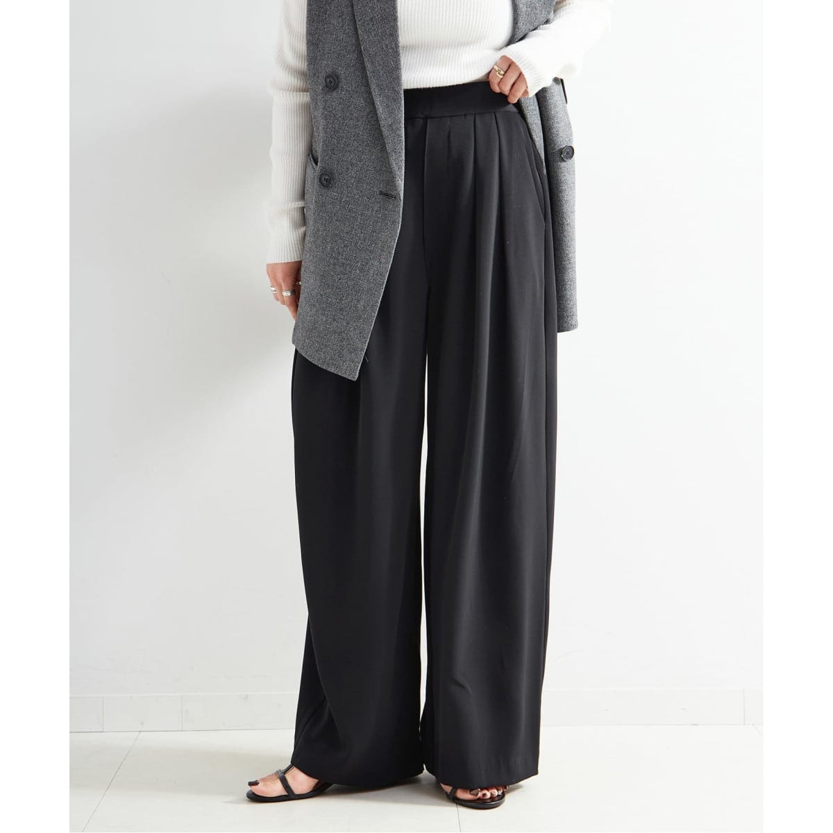 ウォッシャブル / ディープVリーンサロペット | ベーセーストック(B.C