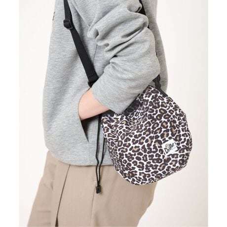 [^:26092710000810]萔ʂɒBAߐ؂ƂȂ܂iԃubNi001jFDFV120001ubN Ai002jFDFV1200D7O[i006jFDFV120079u[ Ai045jFDFV120023ЃJ[F[J[J[ubNi001jFBLACKubN Ai002jFDOTSO[i006jFSNOWLEOPARDu[ Ai045jFBLUERpNgȃTCYŕigɂ߂łBOƒ\ȃV_[XgbvĂ܂BR[fBl[g̃ANZgɂȂ长`CXĂ肨߂łBfށFEubNAubN AAu[ AF420fj[pbNNXiCEO[F|GXeTCYFW16 x H22 x D16 cm (3L)dʁF120gFxgiV[YiiԁF26092710000710@Drifter HANDLE POCKET TOTEiԁF26092710000810@Drifter DRAWSTRING POUCHiԁF26092710000910@sǉtDrifter BUCKEYE TOTEyDrifter/ht^[z1977NɐݗꂽAInCIB̃obOuhBƂƃpV[g̐YCɓWJĂǍobOn߁Anp[c̎zϋv̍DZpEIɍ]Ă܂B舵ɂẮAiɂĂi\łmFB̏íAB.C STOCKł̎舵ɂȂ܂B ړX܂ւ₢킹̍ۂB.C STOCKX܂ւ肢v܂BƖ̊֌WɂAۂFČꍇ܂B܂p\REX}[gtHȂǂ̊ɂA኱iƉ摜̃J[قȂꍇ܂Bi̐F́AiAbv摜QƂByӎzE摜̏i̓TvłBۂ̏iƎdlAH኱قȂꍇ܂BETCY\L͂܂ŖڈƂȂ܂BE׏󋵂ɂA͂\肪Oシꍇ܂BEqlւ̔X̔xꍇ܂BEǉYíAꕔ̓X܁Aʔ̂Ŕ̔̏ꍇ܂B\߂B