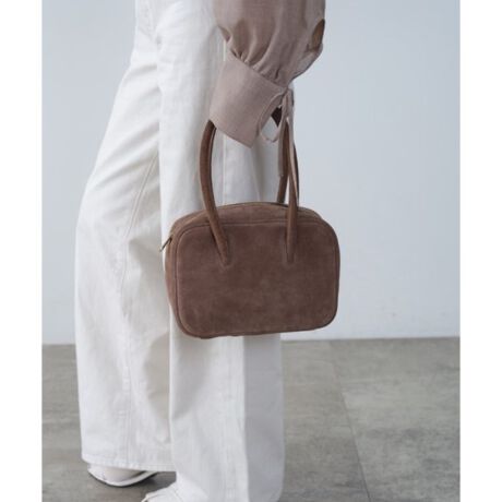 [^ԁFR9904013]ڈȏɑeʂ̃~jobOB㎿ȃU[̉ۗuBOX MINIv́AVvłȂiȑ݊~j{XgobOłBpɊۂ݂XNGAtHƂȂ₩ȃnh炵ۂ^A悢TCYŃfC[IP[W܂ŕLΉBʂƂfUC炱Afނ̔ƃtH̐ۗAǂ̃X^CɂRɗn݂ȂGKgĂ܂BɁA₩Œ[ȕ͋CoX[XU[ƁA_炩݂̂\XG[ĥQfޓWJŁAV[X^Cɍ킹I\BV[Y킸􂷂閜\ȃACełByMOFIORAbtBIz2024NH~nXyCBAGuhBuh Moderni_j{ FIORAiԁjӖABAGׂĂ̏̓ɓʊ悤ȁA@\ƃfUC˔AU[BAGWJ܂BMADE IN SPAINɂꗬ̐Elɂʂ1_͂܂BƖ̊֌WɂAۂFČꍇ܂B܂Ap\REX}[gtHȂǂ̊ɂA኱iƉ摜̃J[قȂꍇ܂B