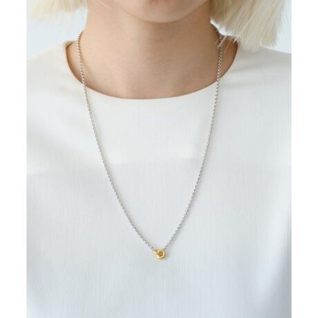 [^ԁFR9904016]߂̃`F[lbNXBVo[ƃS[h̑gݍ킹؂₩܂B̃lbNXƂ̏d˕t߁ByOtiumbergDbIeBEo[Oz2016NɃh_ƂRosana Wollenberg^Christie WollenbergoɂėグꂽuhBfUCƃA[g̗ZɉAghɗȂX[t@bVɋ𓾂ElɂZIޏB̃RNV̍ƂȂBRNV͑SănhChŐ삳ĂAfނ̓TCNꂽSolid GoldAGold VermailASilver݂̂gpĂByCODE AbR[hG[zFAV FASHIOND FAV STYLEDRZvgɌfA炵RɃt@bVyޏɂނCibvĂĂ܂BƖ̊֌WɂAۂFČꍇ܂B܂Ap\REX}[gtHȂǂ̊ɂA኱iƉ摜̃J[قȂꍇ܂B