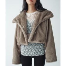 コードエー(CODE A)のfaux mink short jacket