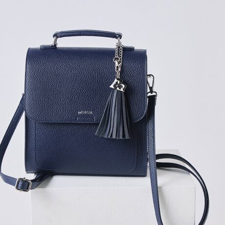 [^ԁFMR-B1327]sV[YtTASSEL / ^bZLYtɂAG̏_炩ȃVNV{gpVV[YB{̂Ɠfނgp^bZtiȃfUCB^bZɂMURUAMgp^tB^bZtVo[`[͎O\ŁA̕ɕtĂg\łBiȃfUCɍ킹ubNECgO[ElCr[3FWJBsitV_[Xgbv݂Ɉ3WAYłg~jbNo܂BXNGAfBe[̃~jbN̓K[[ȃR[fɍ킹鎖ŏ芴AgbhX^Cɍ킹ƗlXȃR[fBl[gɎ鎖\łB/ anout 3WAY01.nhobOV_[XgbvOŃnhobOɁBtȃR[fɍ킹ċZX^C̊B02.V_[obO1{̃V_[Xgbvgp鎖ŃV_[obOɁB}jbVX^CɎꂽfBe[B03.bNV_[Xgbv2{gpŃ~jbNƂāBƂ悳˔X^CBsuhtMURUA / [Aw FEMININE MODE xubNƂN[ȃ}XLX^CBňX^CVGbgɏ炵tF~jvXƎ̃[hoghqɃLb`\Ǝvĉ錻㏗Ɍ[h[uāsXybNtJ@F}OlbgzbNJOʎdlFt[|Pbg~1stitۑ / V_[~2 / ^bZt`[~1